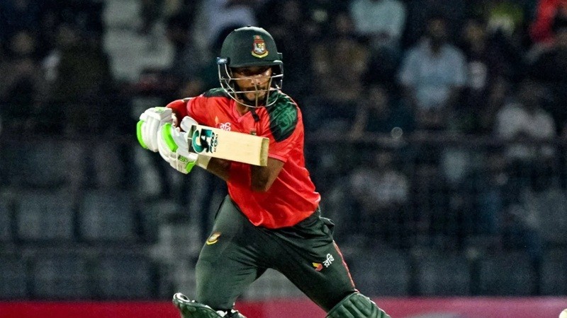 টেনেটুনে দেড়শ পার করল বাংলাদেশ