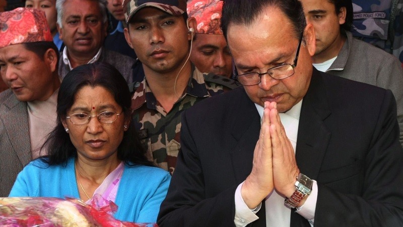 বিক্ষোভকারীদের দেওয়া আগুনে নেপালের সাবেক প্রধানমন্ত্রীর স্ত্রীর মৃত্যু