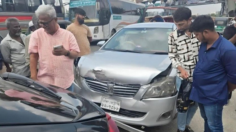 অল্পের জন্য বেঁচে গেলেন বিএনপি নেতা জয়নুল আবেদিন