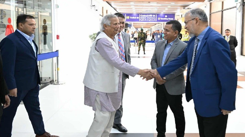যুক্তরাষ্ট্র থেকে দেশে ফিরেছেন প্রধান উপদেষ্টা