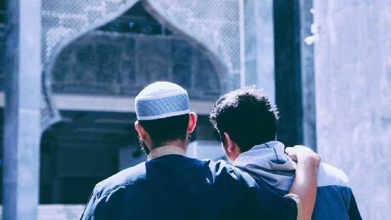 বন্ধু বানানোর আগে যা ভাবতে বলেছেন মহানবী (সা.)