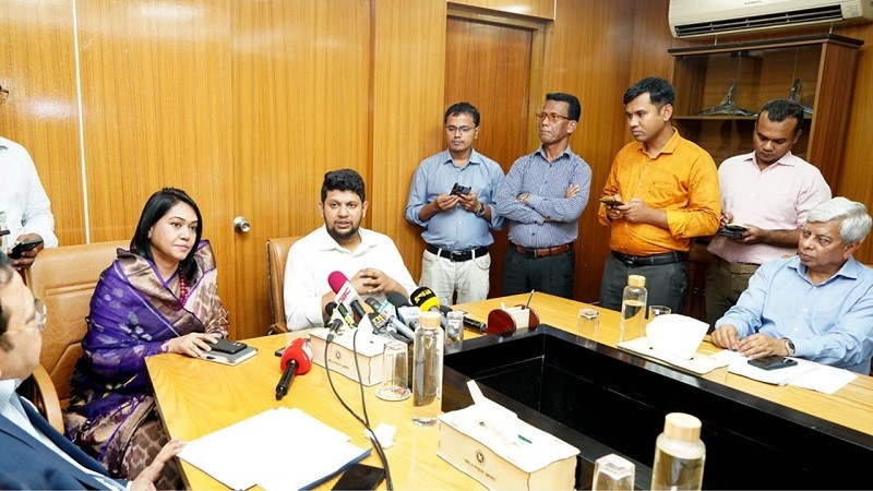 বেসরকারি চ্যানেলগুলোর আচরণবিধি জনসম্মুখে প্রকাশ করার আহ্বান উপদেষ্টার