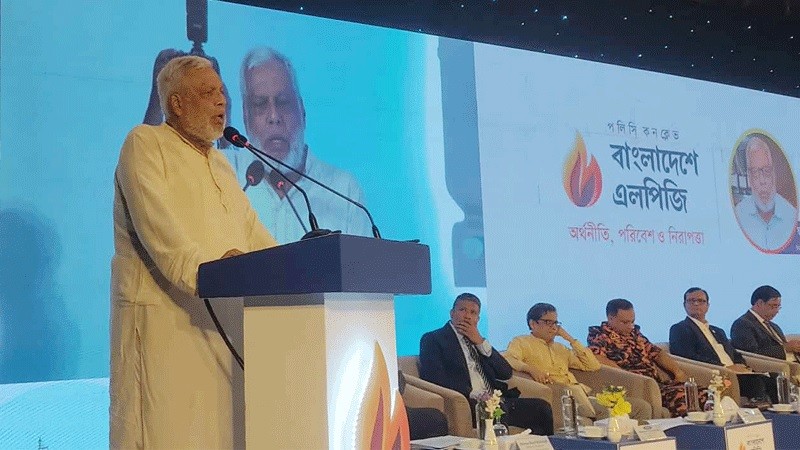 এলপিজি সিলিন্ডারের দাম ১ হাজার টাকার মধ্যে হওয়া উচিত: জ্বালানি উপদেষ্টা