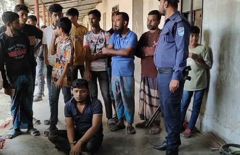 রিয়া মনিকে কুপিয়ে হত্যা, আটক ১