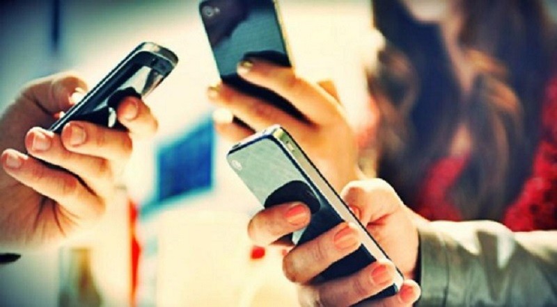 অবৈধ মোবাইল ফোন বন্ধ হবে কি না, স্পষ্ট করলেন ফয়েজ তৈয়্যব