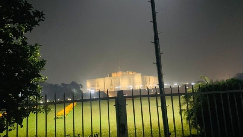 সংসদ এলাকা থেকে জজের মোবাইল ছিনতাই, নিয়ে গেছে চশমাও