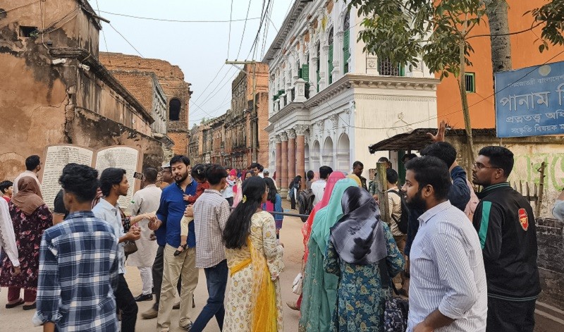 শীতে ব্যস্ততম পর্যটন কেন্দ্র সোনারগাঁ