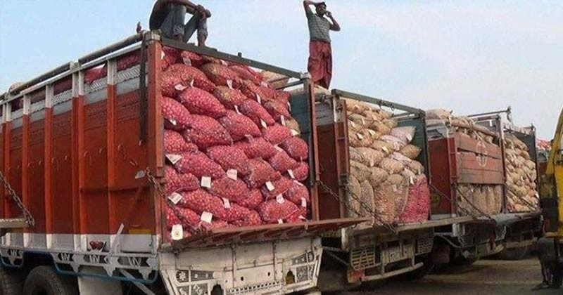 দীর্ঘ তিন মাস পর বেনাপোল স্থলবন্দর দিয়ে ভারত থেকে পেঁয়াজ আমদানি শুরু