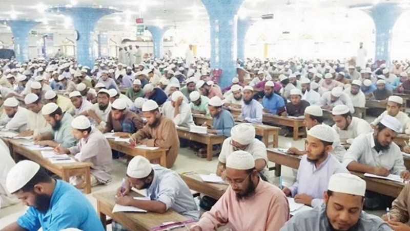 কওমি মাদরাসার শিক্ষার্থীদের জন্য সুখবর দিলেন আইন উপদেষ্টা