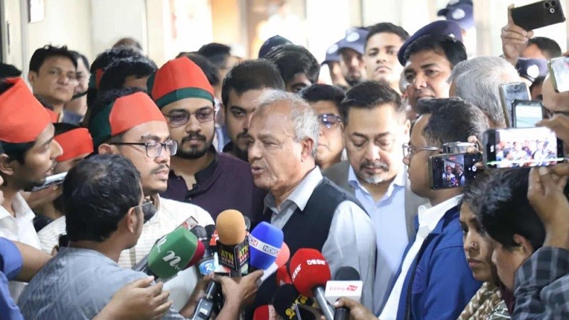 হাদির হত্যাচেষ্টাকারীদের প্রসঙ্গে কি বললেন স্বরাষ্ট্র উপদেষ্টা