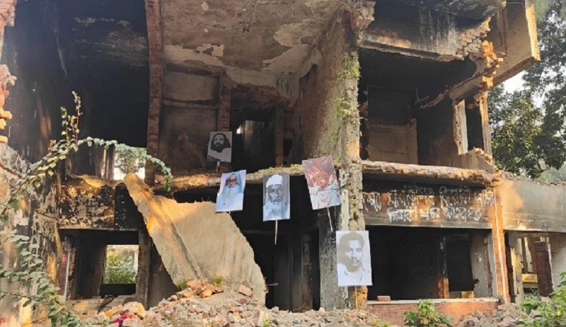 ধানমন্ডি বত্রিশে টাঙানো হলো হাদি-ভাসানীসহ আরও যাদের ছবি