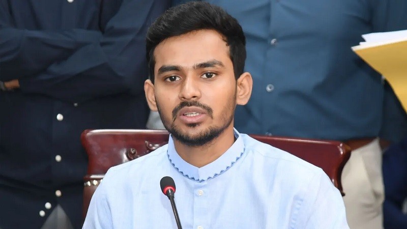 ‘কিচেন কেবিনেট’ নিয়ে মুখ খুললেন আসিফ মাহমুদ