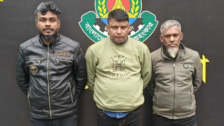 রাজধানীতে অস্ত্র ও গুলিসহ তিন শীর্ষ সন্ত্রাসী আটক