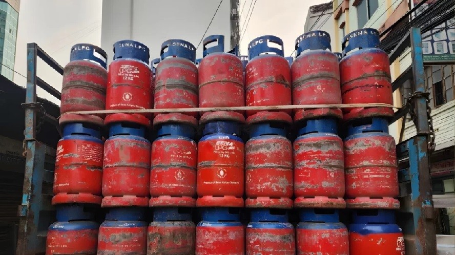 ব্যবসায়ীদের ধর্মঘট প্রত্যাহার, এলপি গ্যাস বিক্রি শুরু