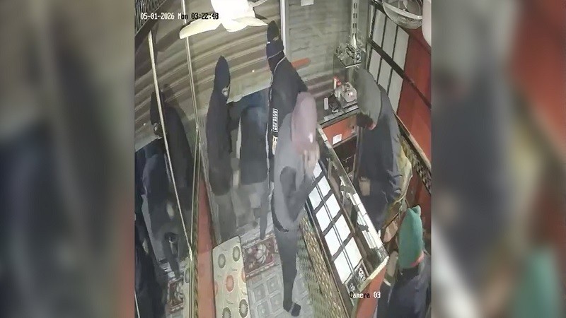 মধ্যরাতে রাজধানীতে স্বর্ণের দোকানে দুর্ধর্ষ চুরি, ৫৫০ ভরি স্বর্ণ-রুপা লুট