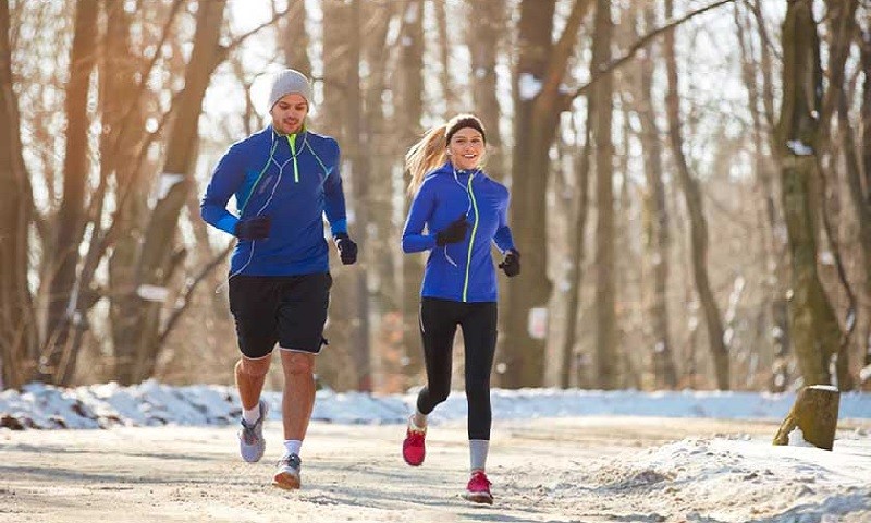 শীতের সকালে হাঁটা বা দৌড়ানোর আগে যেসব বিষয়ে সর্তক থাকা জরুরি