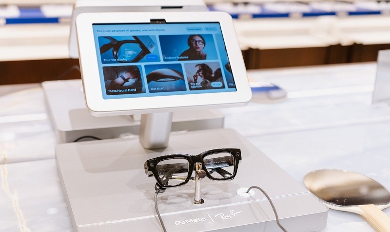 স্মার্ট চশমায় ফেসিয়াল রিকগনিশন যুক্ত করবে মেটা