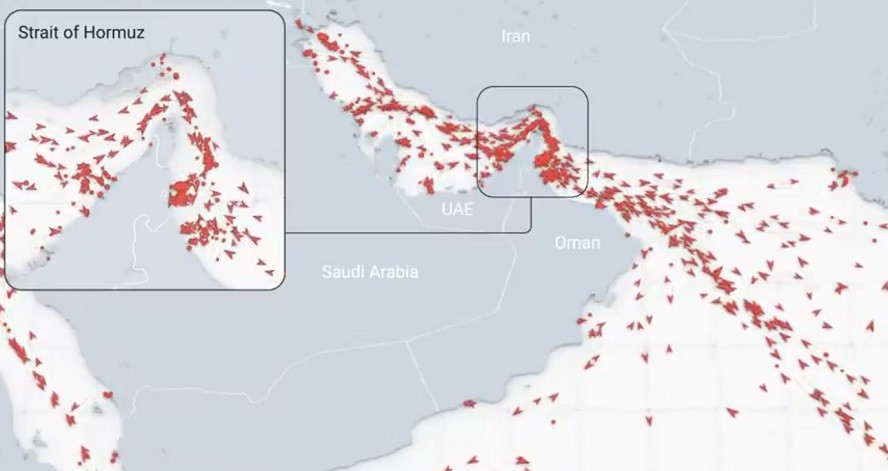 হরমুজ প্রণালিতে তেল ট্যাংকার চলাচল কমেছে ৯০%