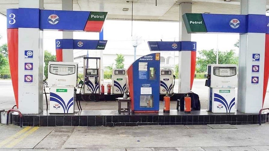 যেকোনো সময় বন্ধ হতে পারে দেশের সমস্ত পেট্রোল পাম্প