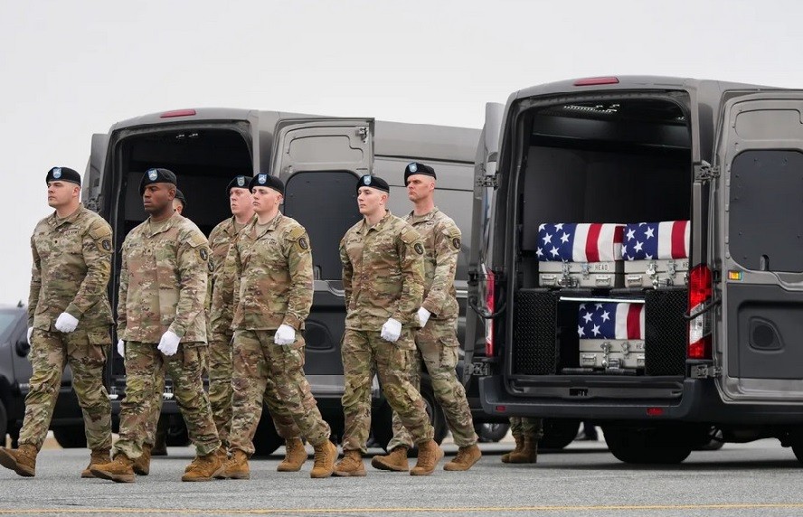 হামলায় ১৩ মার্কিন সেনা নিহত, আহত কয়েক ডজন