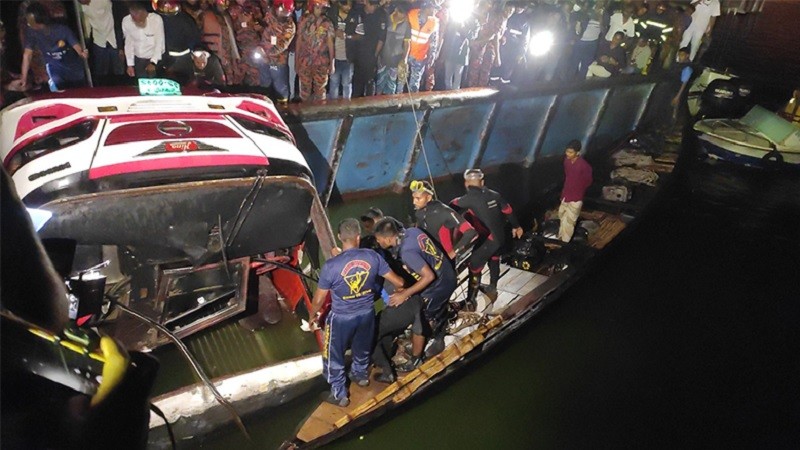 নিহতদের পরিবারকে ১ কোটি টাকা করে ক্ষতিপূরণ দিতে লিগ্যাল নোটিশ