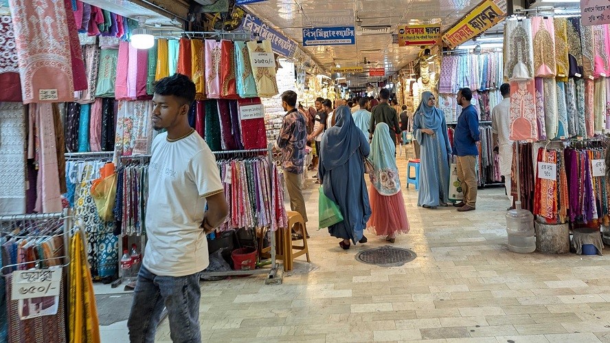 রাত ৮টা পর্যন্ত দোকান খোলার অনুমতি চান ব্যবসায়ীরা