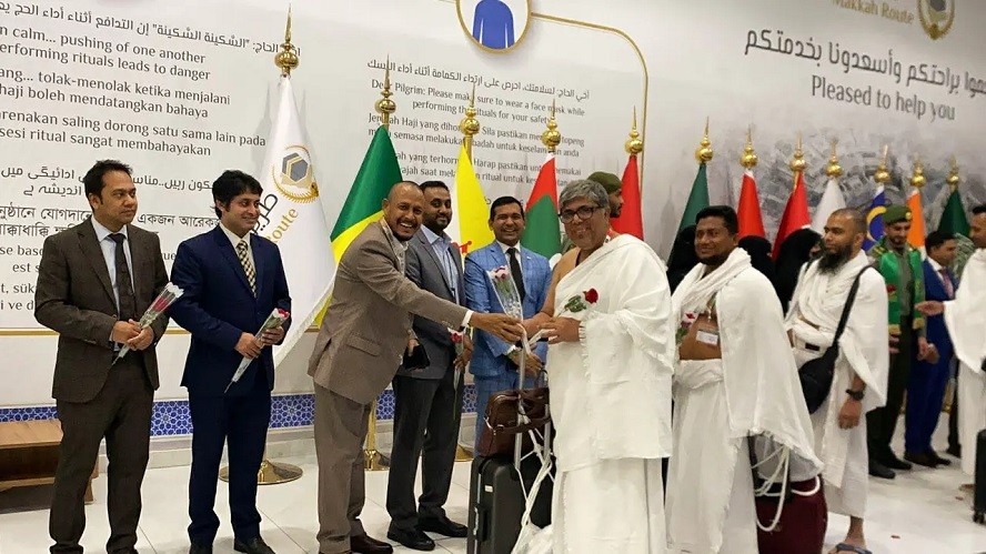 সৌদি আরব পৌঁছেছে বাংলাদেশের প্রথম হজ ফ্লাইট