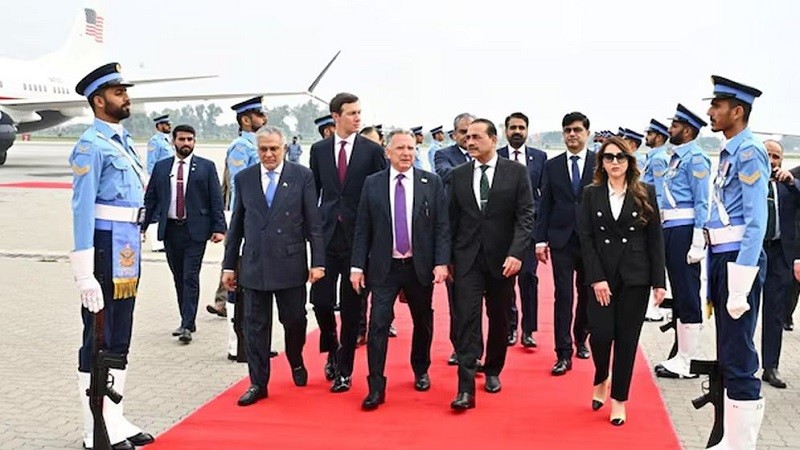 ইসলামাবাদে আলোচনার মধ্যেই সুখবর পেল ইরান