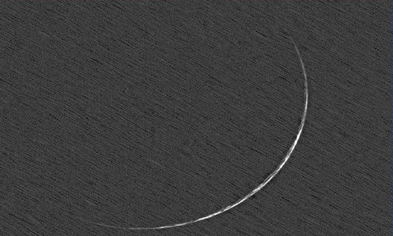 দিনের আলোতেই দেখা গেল চাঁদ, নতুন করে ঈদুল আজহার সম্ভাব্য তারিখ জানাল আমিরাত