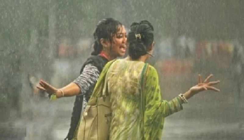হঠাৎ বৃষ্টিতে ভিজে গেলে করণীয়
