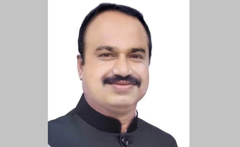আত্মসমর্পণের পর আওয়ামী লীগ নেতা শামীম কারাগারে