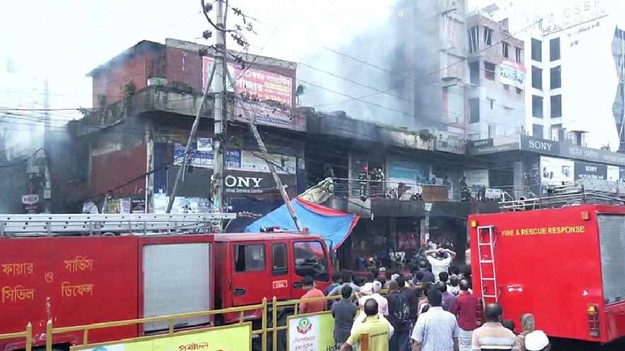রাজধানীর কলমিলতা বাজারের আগুন নিয়ন্ত্রণে