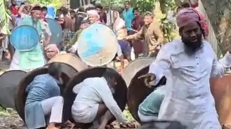ঈদের নামাজ বাদ দিয়ে দুই পক্ষের ব্যাপক সংঘর্ষ, আহত ২৮
