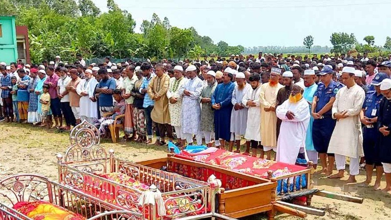 জানাজা শেষে চিরবিদায় ৯ যুবকের, কান্নায় ভারী আকাশ-বাতাস