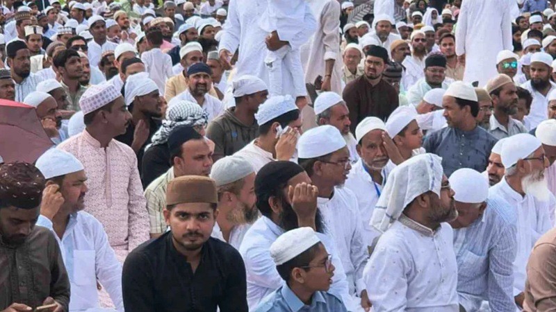 কলকাতায় প্রথমবারের মতো ব্রিগেডে ঈদের নামাজ আদায়