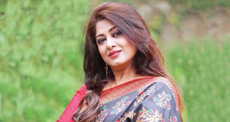 যুক্তরাষ্ট্রে ‘কন্ট্র্যাক্ট ম্যারেজ’ করলেন দেশের জনপ্রিয় অভিনেত্রী