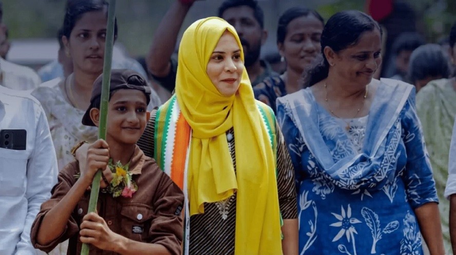 কেরালায় হিজাবি মুসলিম তরুণীর বিশাল জয়
