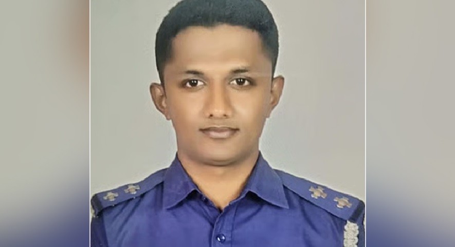 ৪ দিনেও সন্ধান মিলেনি সেই এসআই’র, তবে বুথ থেকে তুলেছেন টাকা 