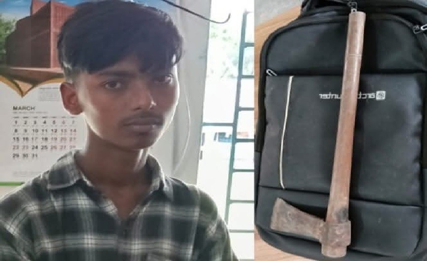 বাউফলে পরীক্ষাকেন্দ্রে অস্ত্রসহ ০৬ শিক্ষার্থী আটক