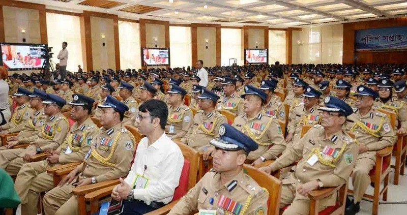 আলাদা পে-স্কেল চায় পুলিশ, আছে আরও একগুচ্ছ দাবি