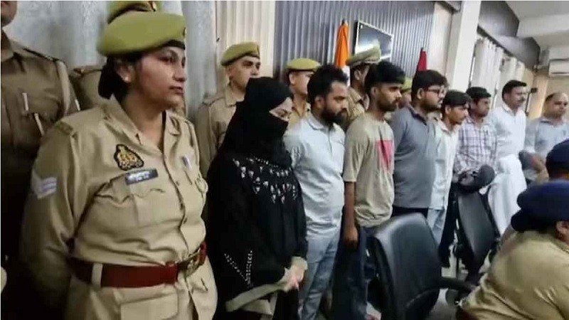 সংসার গড়তে প্রেমিককে দিয়ে নিজ বাড়িতে ডাকাতি করালেন তরুণী