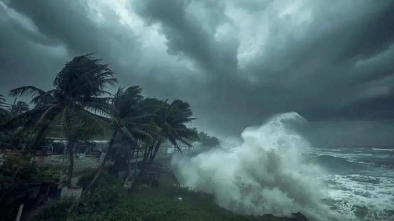 দেশের ৯ অঞ্চলে ঝড়ের আভাস, নদীবন্দরে সতর্ক সংকেত