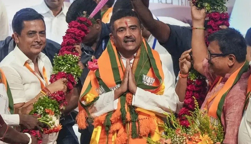 পশ্চিমবঙ্গের নতুন মুখ্যমন্ত্রী হিসেবে শপথ নিলেন শুভেন্দু অধিকারী