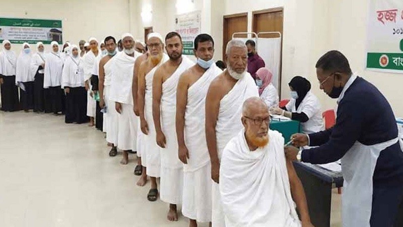 হজযাত্রীদের টিকা নেওয়ার শেষ সময় নির্ধারণ করল সৌদি আরব