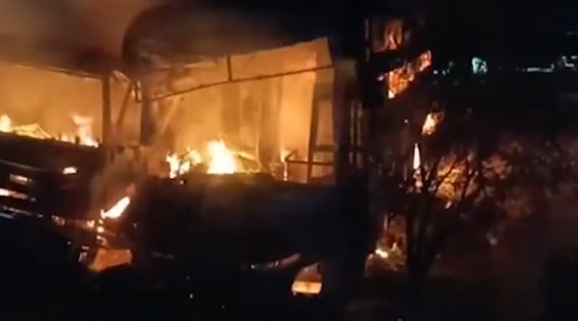 ভয়াবহ সংঘর্ষে স্লিপার বাসে আগুন, প্রাণ গেল ৭ জনের