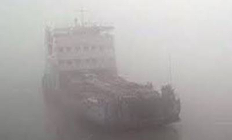 পাটুরিয়া-দৌলতদিয়া নৌরুটে ফেরি চলাচল বন্ধ